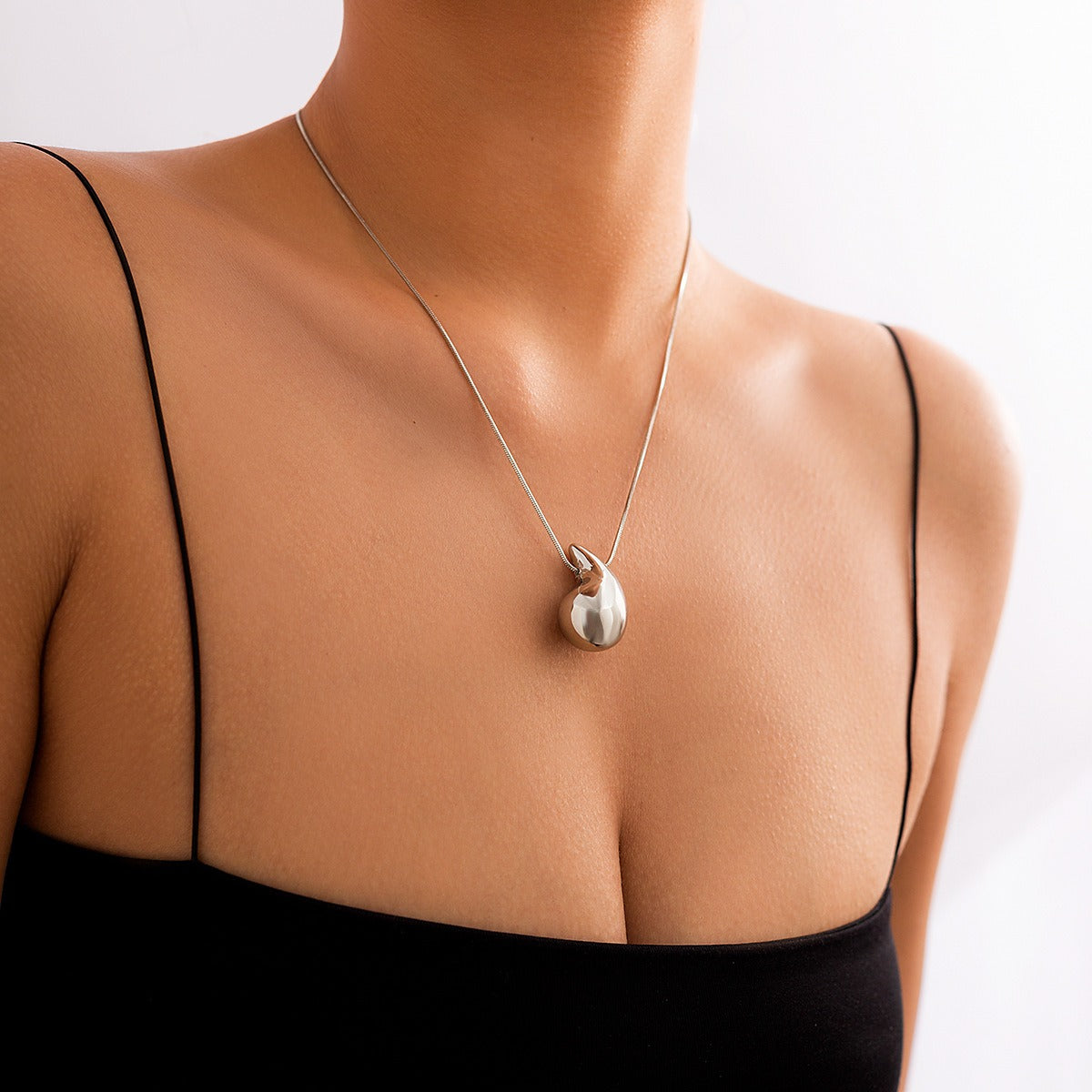 Cardona™ Teardrop Earrings & Necklace Set